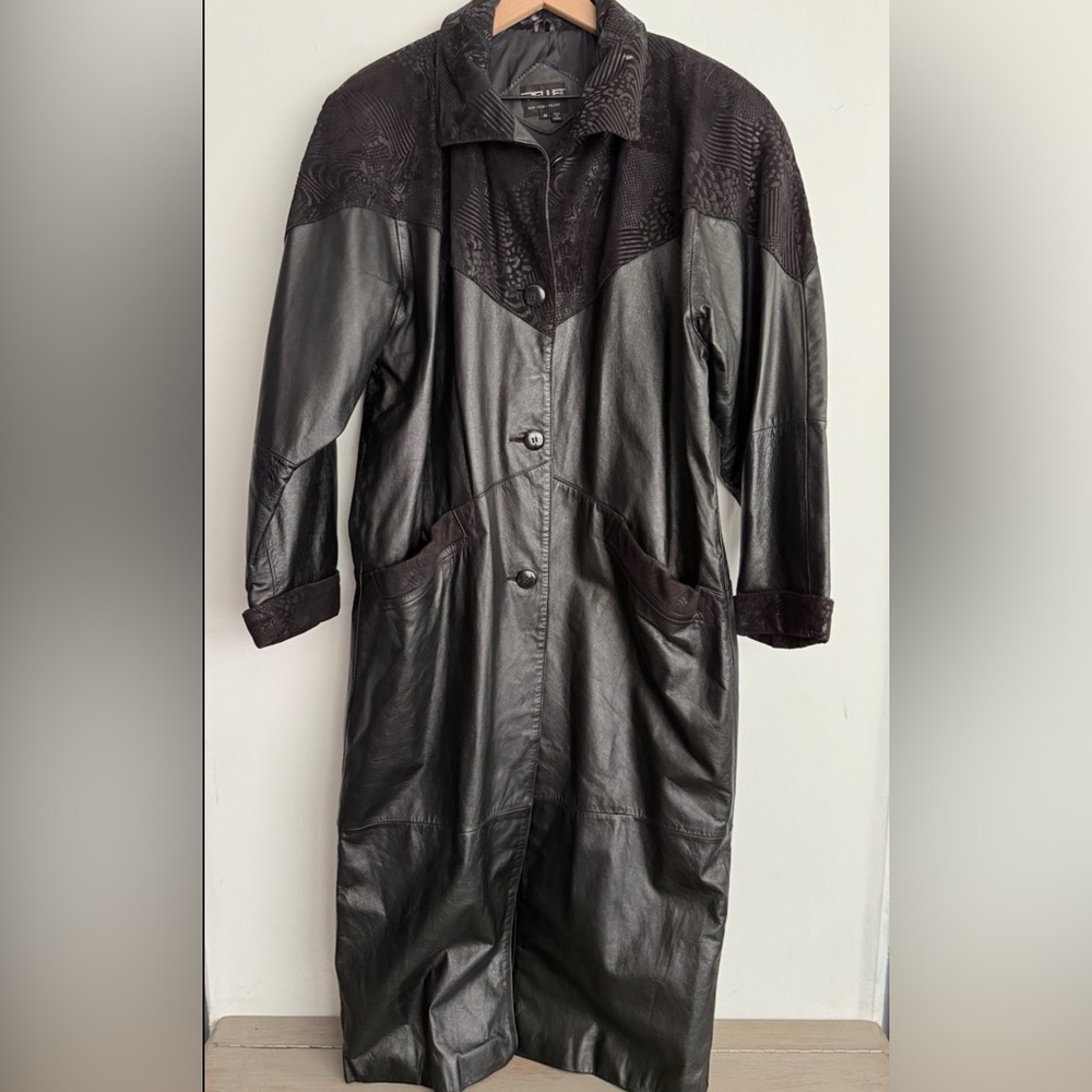 Vintage 80s Pelle Black Leather Trench Coat Shoulder Pads Suede Embossed‎ Trim M
